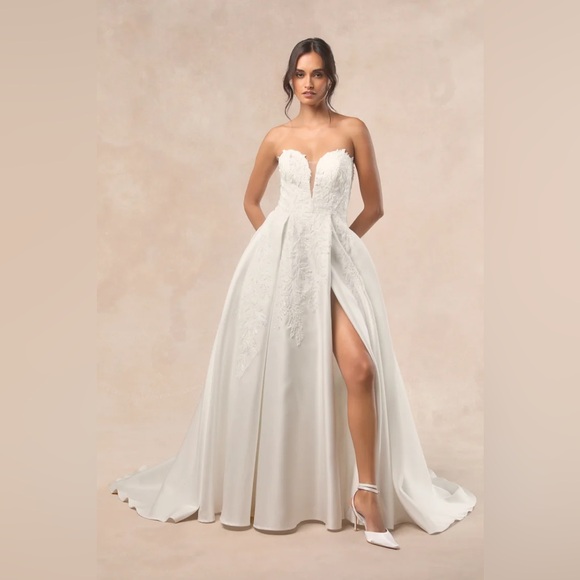 NEW Lulu´s Luxe Now And Always White Beaded Strapless...